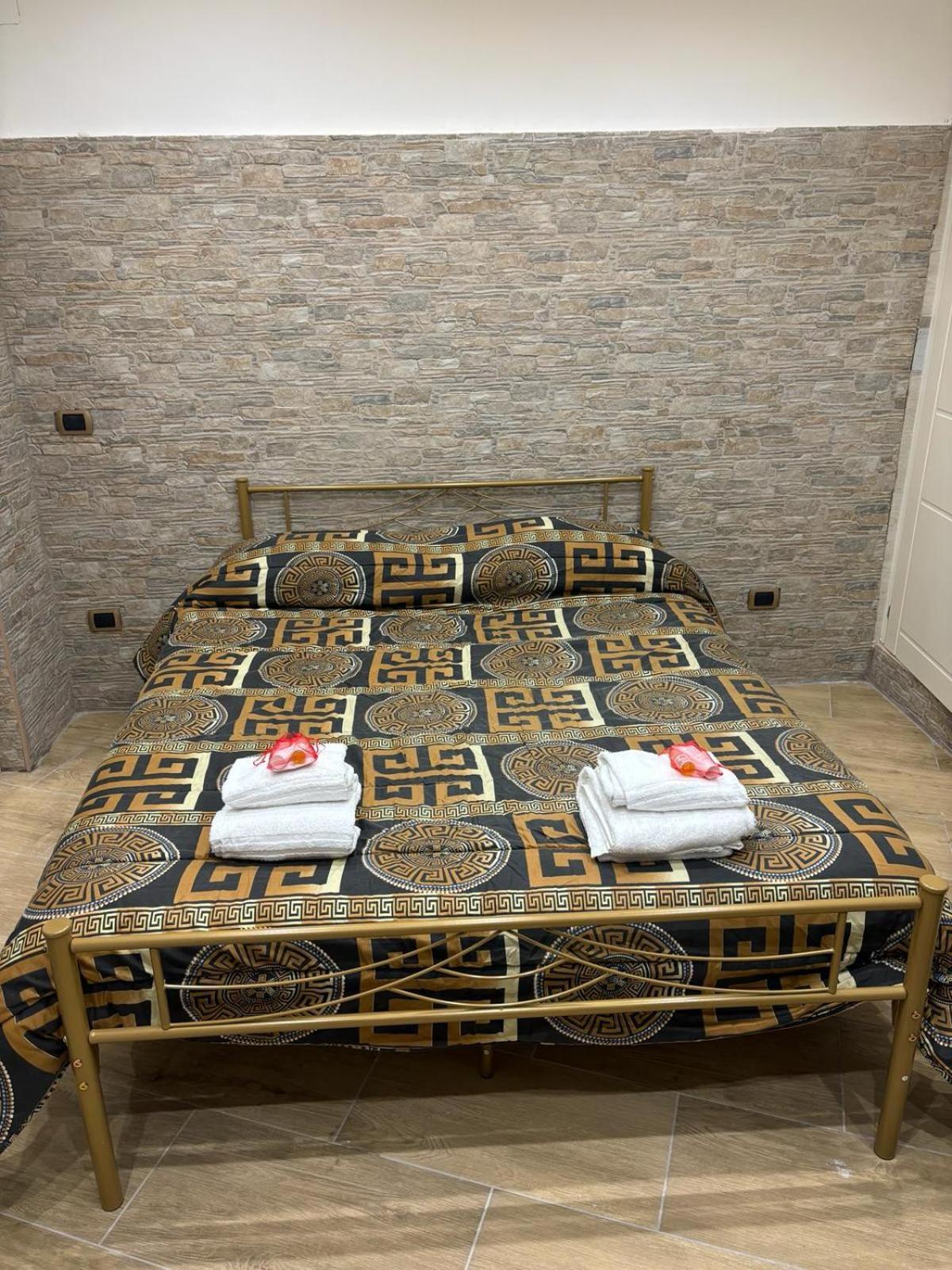 B&B La Storia Bari Bagian luar foto