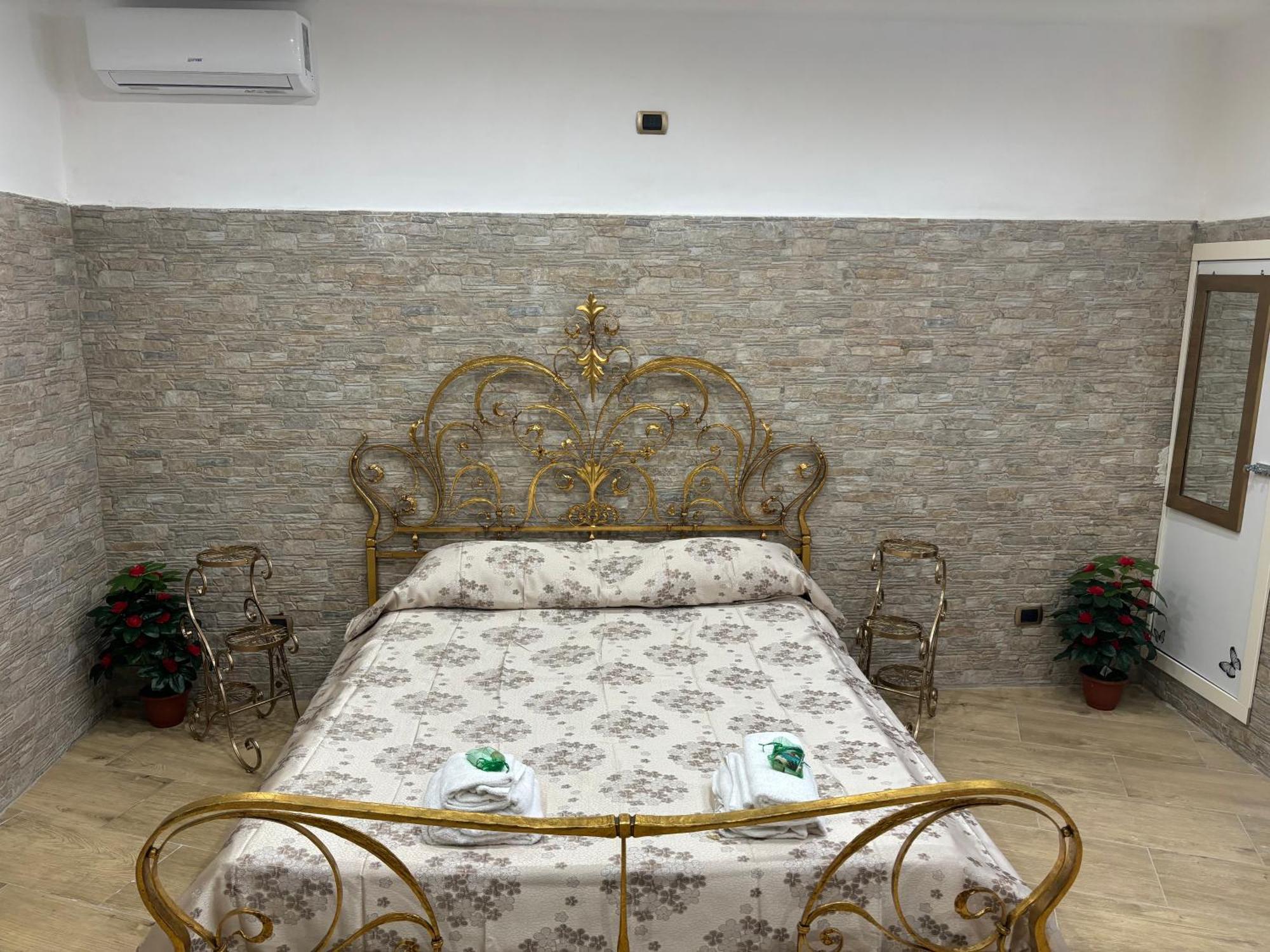 B&B La Storia Bari Bagian luar foto